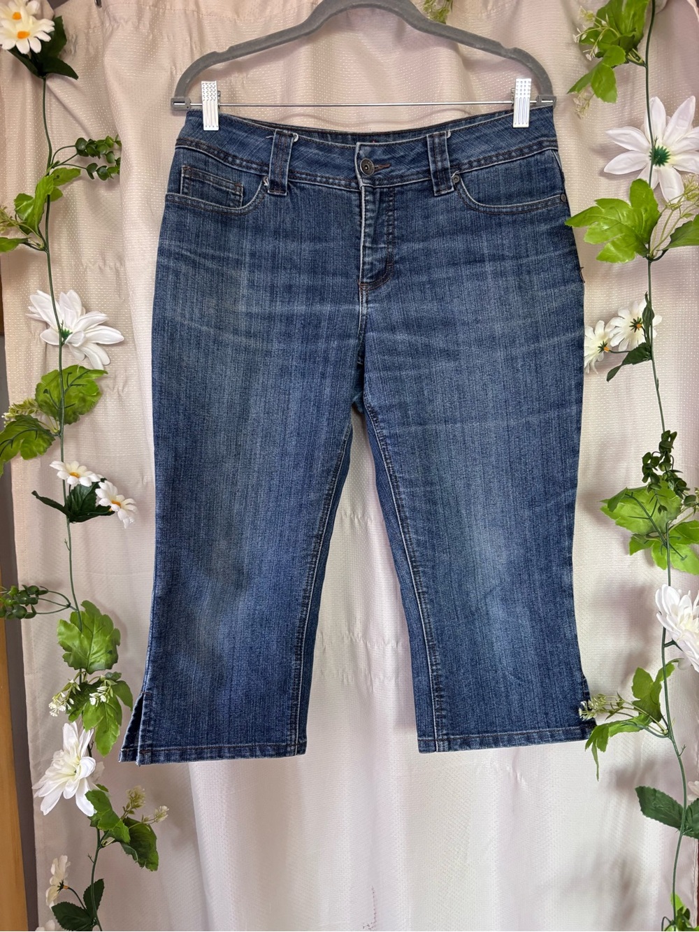 Y2K Contrast Women's Dark Wash Blue Denim Capri Jort Jeans- Size 9